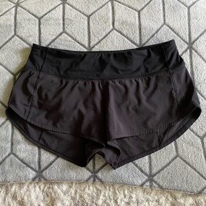 Lululemon Speed Up Short 2.5” size 6 (black)
